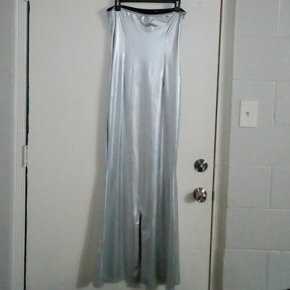 Pretty Little Thing - Picture 2 of 3